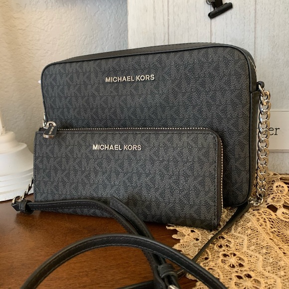 New MK set ♥️ - Picture 2 of 8